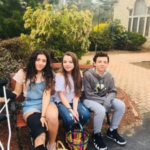 Meet your Posher, Leslie